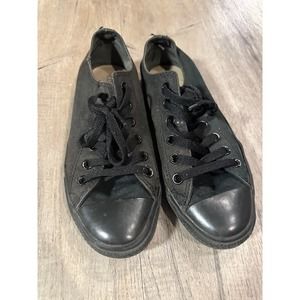 Black Converse All Star Low Top Men’s 5 / Women’s 7